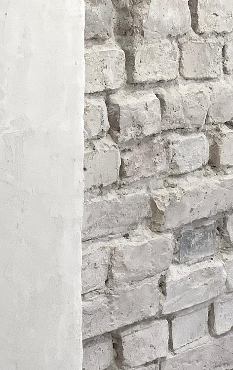 Wand mit grauen Steinen